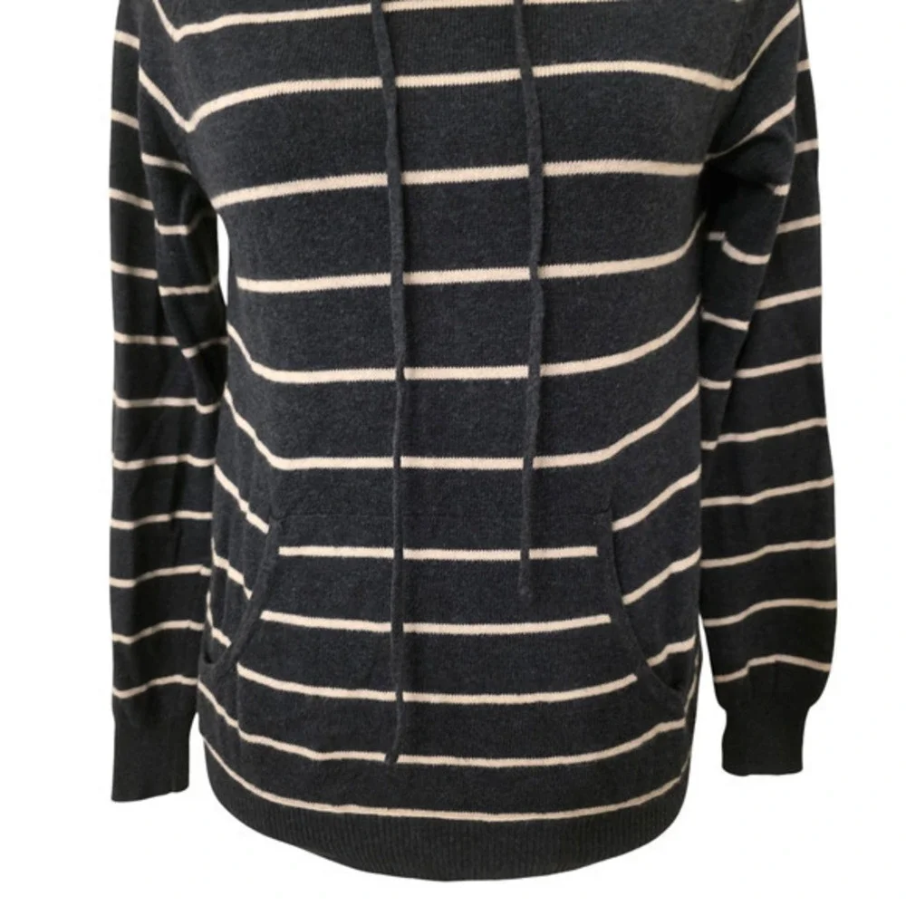 I Love H81 Sz Small Striped Pullover Lightweight Hoodie Sweater Blue and Cream‎